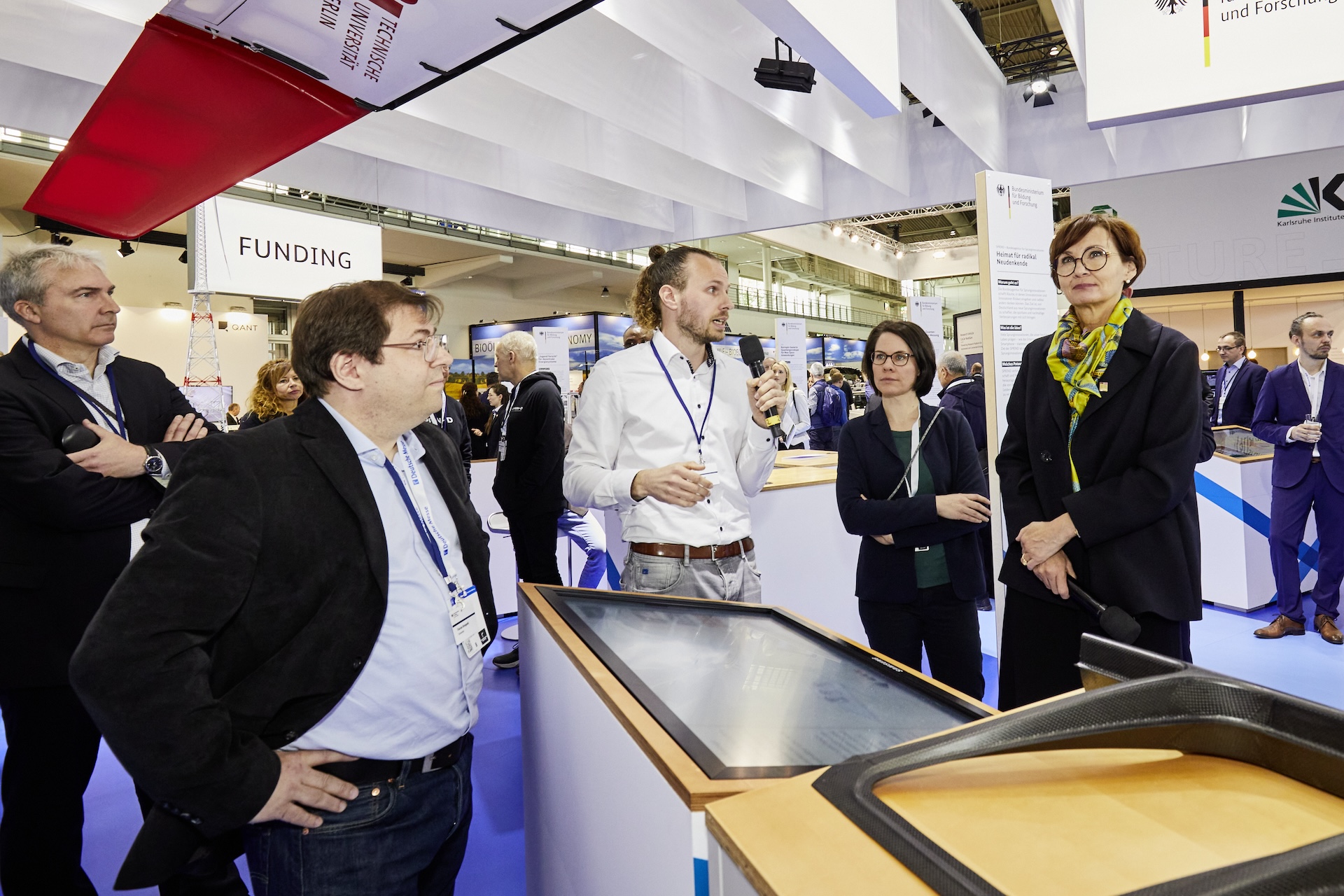 Hannover Messe 2024: Pioneering Research Project – Charging Electric Vehicles with Wind Energy